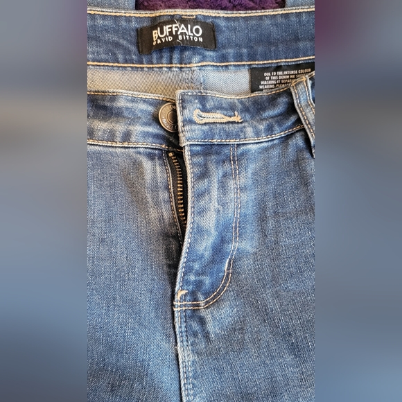 Midrise Buffalo Jeans Size 6x30 - Picture 3 of 5